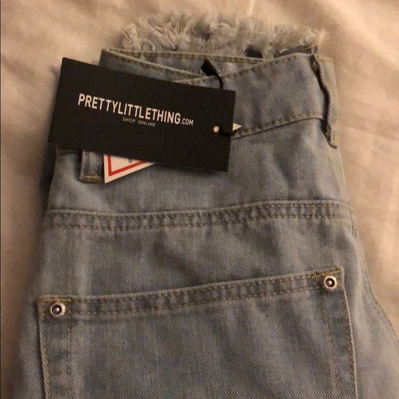 NWT Extreme Distressed Jeans. - Picture 6 of 6